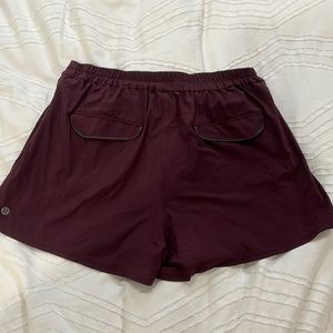 Size 8 lululemon shorts